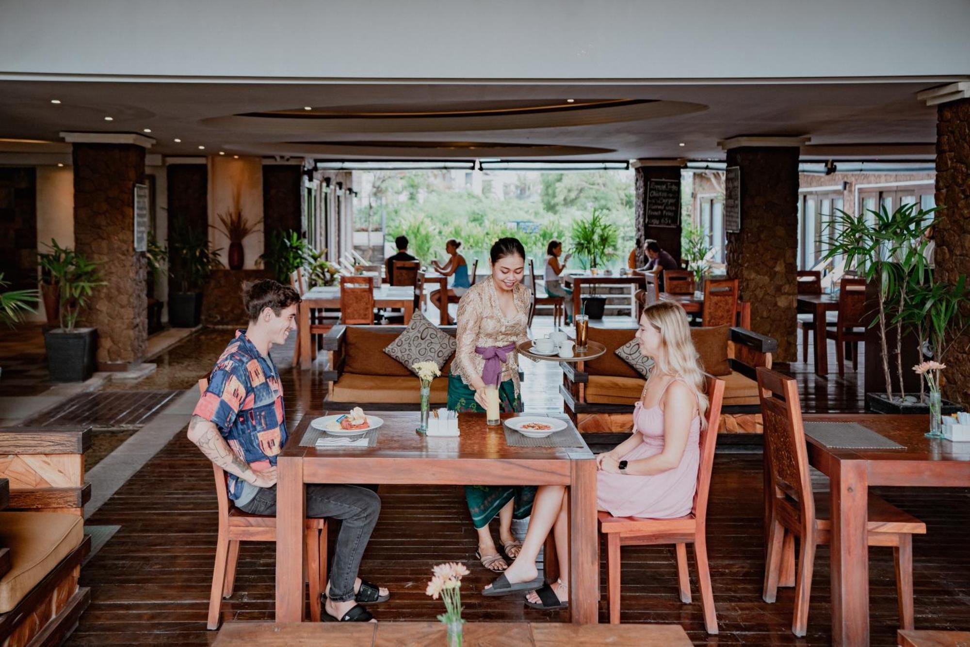 The Kirana Canggu Hotel Exterior foto